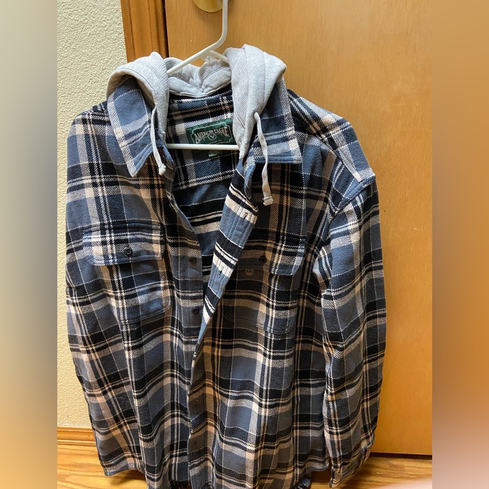 American Eagle men’s hooded flannel